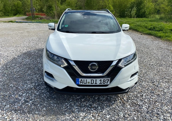 Nissan Qashqai cena 76999 przebieg: 125000, rok produkcji 2019 z Pabianice małe 704